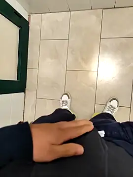 Snapshot of coppiapazza chatting on September 22, 9:17 pm coppiapazza online show from September 22, 9:17 pm