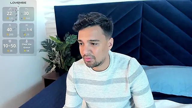 Snapshot of Edward_max chatting on February 10, 3:43 am Edward max online show from February 10, 3:43 am