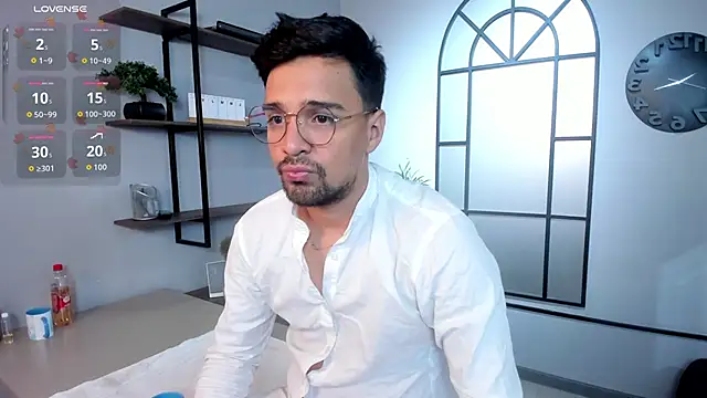 Snapshot of Edward_max chatting on February 16, 3:35 am Edward max online show from February 16, 3:35 am