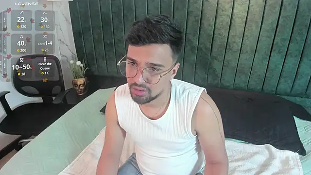 Snapshot of Edward_max chatting on February 20, 3:36 am Edward max online show from February 20, 3:36 am