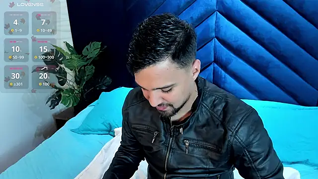 Snapshot of Edward_max chatting on February 24, 3:48 am Edward max online show from February 24, 3:48 am