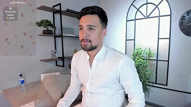 Snapshot of Edward_max chatting on February 26, 3:38 am Edward max online show from February 26, 3:38 am