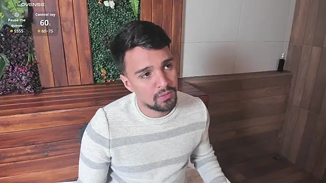 Snapshot of Edward_max chatting on February 28, 3:51 am Edward max online show from February 28, 3:51 am