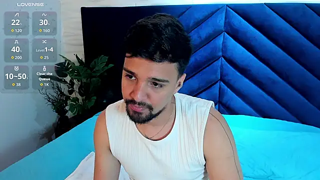 Snapshot of Edward_max chatting on March 3, 3:34 am Edward max online show from March 3, 3:34 am