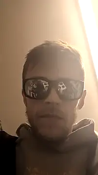 Snapshot of m19lonely chatting on January 16, 12:34 am m19lonely online show from January 16, 12:34 am