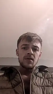 Snapshot of m19lonely chatting on January 29, 12:01 am m19lonely online show from January 29, 12:01 am