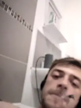 Snapshot of m19lonely chatting on October 31, 12:44 am m19lonely online show from October 31, 12:44 am