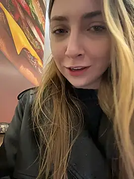 Snapshot of Sunny___Bunny chatting on April 25, 2:25 pm Sunny Bunny online show from April 25, 2:25 pm