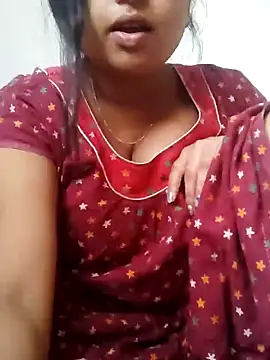 Snapshot of Priya_2222 chatting on December 16, 10:40 am Priya 2222 online show from December 16, 10:40 am