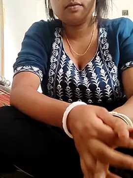 Snapshot of Priya_2222 chatting on March 4, 8:02 am Priya 2222 online show from March 4, 8:02 am