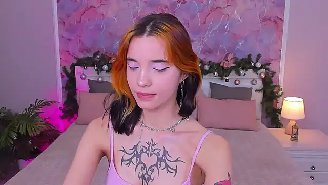 Snapshot of as1an_girlfriend chatting on December 13, 12:42 am as1an girlfriend online show from December 13, 12:42 am