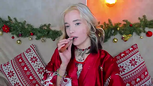 Snapshot of as1an_girlfriend chatting on December 19, 10:56 am as1an girlfriend online show from December 19, 10:56 am