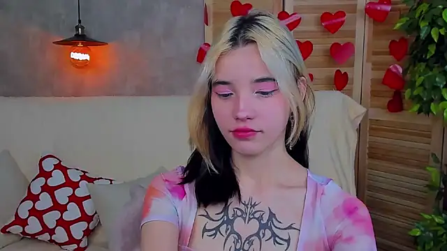 Snapshot of as1an_girlfriend chatting on February 12, 3:29 am as1an girlfriend online show from February 12, 3:29 am