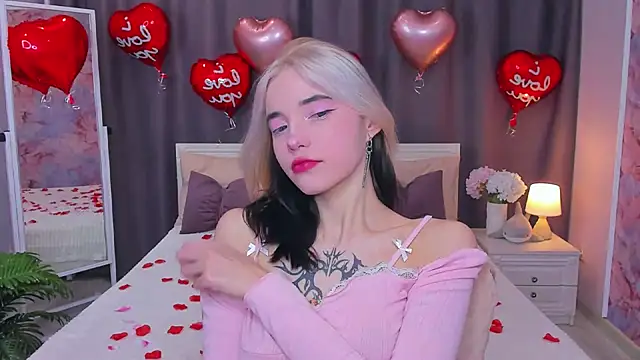 Snapshot of as1an_girlfriend chatting on February 13, 3:29 am as1an girlfriend online show from February 13, 3:29 am