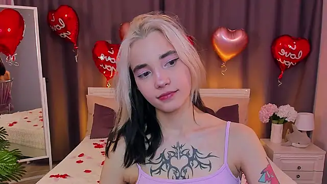 Snapshot of as1an_girlfriend chatting on February 18, 1:22 pm as1an girlfriend online show from February 18, 1:22 pm