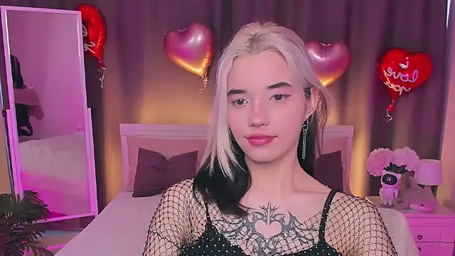 Snapshot of as1an_girlfriend chatting on February 23, 6:49 am as1an girlfriend online show from February 23, 6:49 am