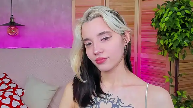 Snapshot of as1an_girlfriend chatting on March 7, 3:40 am as1an girlfriend online show from March 7, 3:40 am