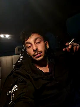 Snapshot of Iulianmarius12 chatting on February 10, 10:14 pm Iulianmarius12 online show from February 10, 10:14 pm