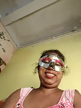 Snapshot of tinabhabhi chatting on May 10, 10:20 am tinabhabhi online show from May 10, 10:20 am