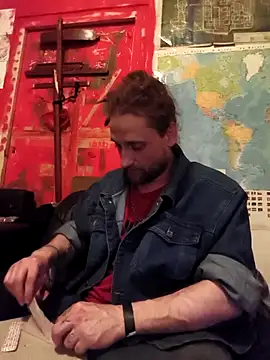 Ozomitro online show from April 10, 11:20 pm