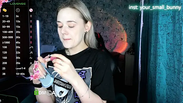 Snapshot of Your_small_bunny chatting on July 3, 2:07 am Your small bunny online show from July 3, 2:07 am