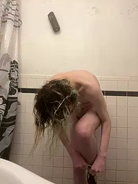 Snapshot of tallnerdyguy chatting on February 21, 12:22 am tallnerdyguy online show from February 21, 12:22 am