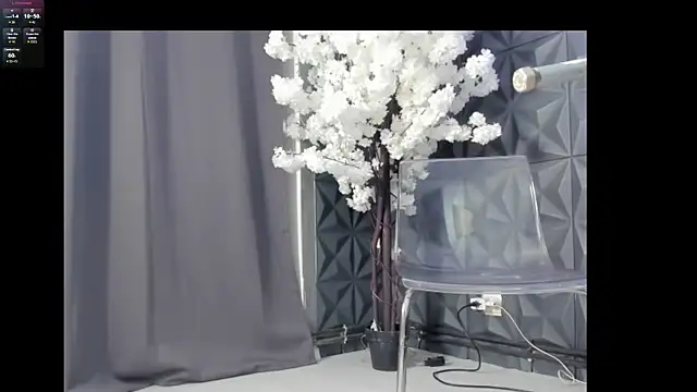 Snapshot of LaurynCopper chatting on June 26, 8:35 pm LaurynCopper online show from June 26, 8:35 pm