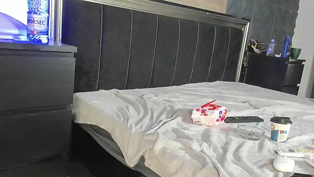 Snapshot of LaurynCopper chatting on July 11, 5:10 am LaurynCopper online show from July 11, 5:10 am