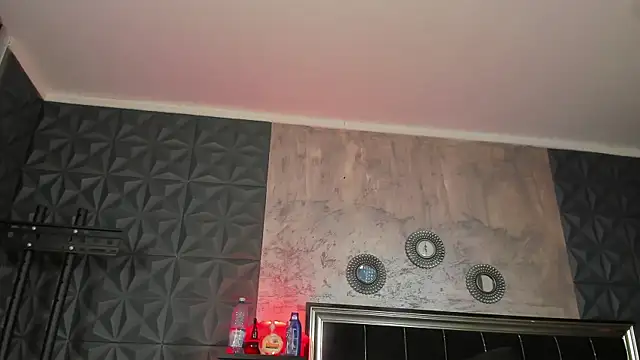 Snapshot of LaurynCopper chatting on July 24, 5:49 am LaurynCopper online show from July 24, 5:49 am