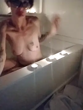 Snapshot of ivylee31 chatting on January 29, 11:14 pm ivylee31 online show from January 29, 11:14 pm