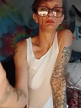 Snapshot of ivylee31 chatting on June 23, 6:39 pm ivylee31 online show from June 23, 6:39 pm