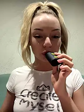 Snapshot of melissa_grr chatting on December 3, 2:05 pm melissa grr online show from December 3, 2:05 pm