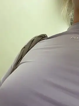 Snapshot of melissa_grr chatting on December 8, 4:39 pm melissa grr online show from December 8, 4:39 pm