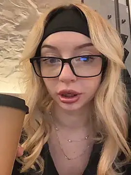 Snapshot of melissa_grr chatting on December 21, 12:38 pm melissa grr online show from December 21, 12:38 pm