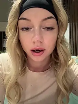 Snapshot of melissa_grr chatting on December 23, 2:39 pm melissa grr online show from December 23, 2:39 pm