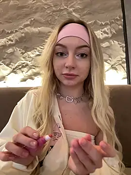 Snapshot of melissa_grr chatting on February 16, 12:10 pm melissa grr online show from February 16, 12:10 pm