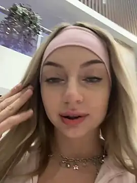 Snapshot of melissa_grr chatting on February 22, 1:46 pm melissa grr online show from February 22, 1:46 pm