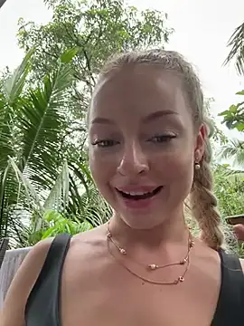 Snapshot of melissa_grr chatting on March 21, 9:23 am melissa grr online show from March 21, 9:23 am