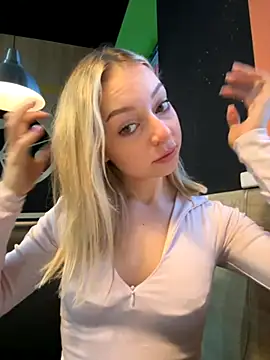 Snapshot of melissa_grr chatting on October 31, 1:23 pm melissa grr online show from October 31, 1:23 pm