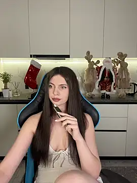 CurlyLara online show from January 13, 4:45 pm