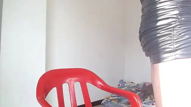 Snapshot of Party_trans chatting on January 9, 8:11 pm Party trans online show from January 9, 8:11 pm