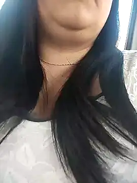 sara pineros online show from December 5, 6:00 pm