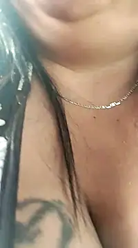 Snapshot of sara_pineros chatting on January 4, 9:31 pm sara pineros online show from January 4, 9:31 pm