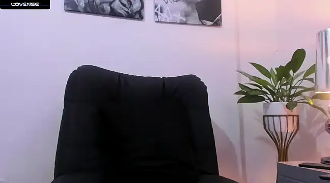 CruzVega online show from January 10, 7:54 pm