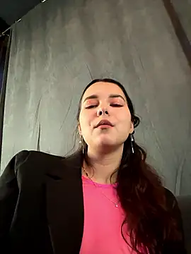 PoppyRobinson online show from December 5, 12:11 pm