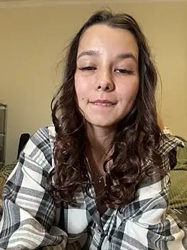 PoppyRobinson online show from December 13, 6:38 pm