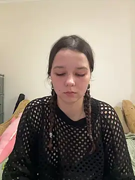 PoppyRobinson online show from January 13, 6:38 pm