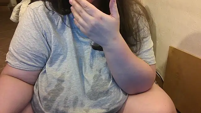 Snapshot of Maebi chatting on September 28, 10:15 pm Maebi online show from September 28, 10:15 pm