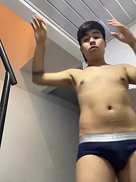 Snapshot of amon_kyle chatting on February 1, 7:36 am amon kyle online show from February 1, 7:36 am