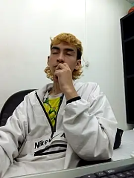 ttimy x boy online show from March 17, 8:23 pm